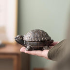 Turtle-Shaped Ceramic Ashtray with Lid, Windproof Design for Indoor/Outdoor Use – Desktop Organizer for Cigarettes, Coins & Keys – Home & Office Decor, Unique Creative Gift