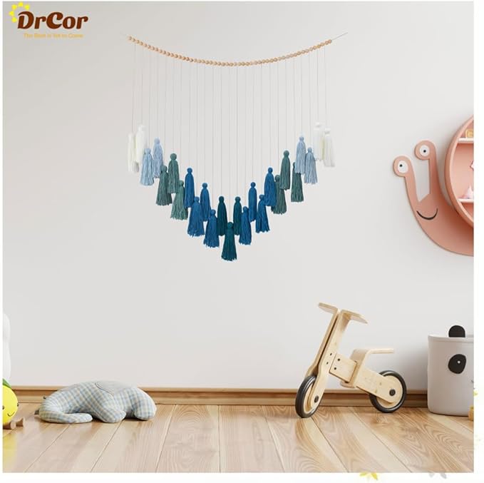 DrCor Ombre Green Boho Macrame Garland – Rustic Yarn Wall Hanging for Living Room, Bedroom or Entryway Decor, Forest Green Mantel Banner, Farmhouse Party or Wedding Decoration