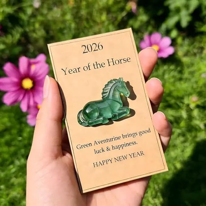 Lucky Crystal Horse — A Symbol of Wisdom & Success (2026), Clear Horse Crystal Figurine with Card, A Timeless Symbol For Fresh Starts And Bold Journeys Ahead, Welcome New YearDecorative Gift (Green)