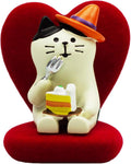 RAQWI Cute Kitten Figurine Eating Cake on Heart-Shaped Sofa, Mini Resin Cat Statue for Office Desk & Home Decoration, Adorable Easter Spring Gift for Cat Lovers, Women, Friends