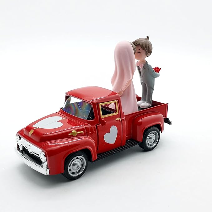 Alloy Retro Car Decors Antique Truck Model with Couple Figurines for Weddings Party Centerpieces and Home Shelf Display Couple Figurine Home Decors