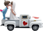 Alloy Retro Car Decors Antique Truck Model with Couple Figurines for Weddings Party Centerpieces and Home Shelf Display Couple Figurine Home Decors