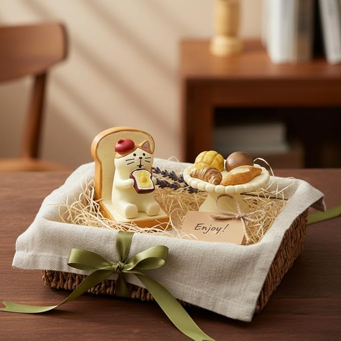 Cute Mini Bread Cat Figurine Set – Kawaii Resin Cat with Miniature Dessert Table Figure for Desk Shelf Home Decor, Adorable Cat Lover Gift (Bread Set)