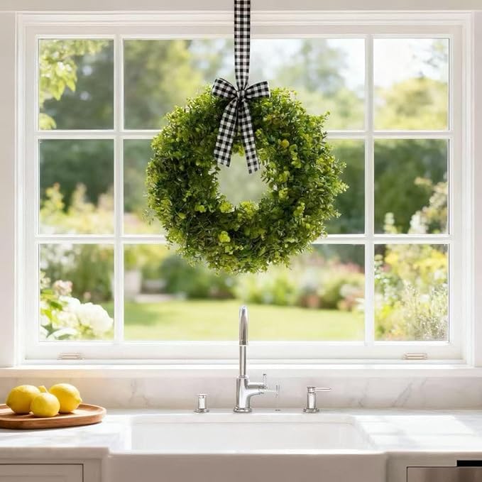 Hiptree 22 Inch Boxwood Wreath for Front Door-Artificial Spring Greenery Indoor Outdoor Wreaths Decorations, Farmhouse Wall Decor-Wedding,Summer, Fall, Winter,Easter, Green All Year Round,DIY Wreaths