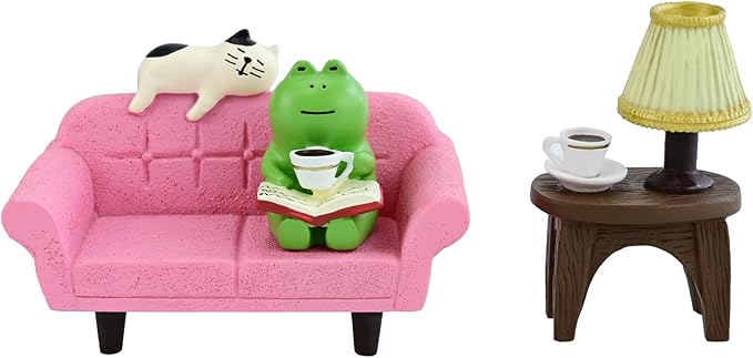 Mevodeata Cute Mini Frog Figurine with Small Sofa and Lamp Table Resin Figure for Office Home Decor for Frog Lovers (Pink Sofa)