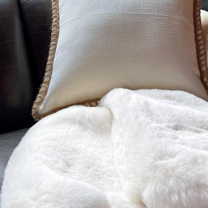 White Fluffy Living Room Rugs 6x9 Area Rug Washable Shag Rugs for Bedroom Faux Rabbit Fur Nursery Rug Rectangle Rug