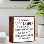 Inspirational Leadership Gift A Sign of A Good Leader Desk Decor Wooden Box Sign Office Decorations for Work, Rustic Wood Box Sign for Leader Boss Mentor Home Office Desk Shelf Decoration.
