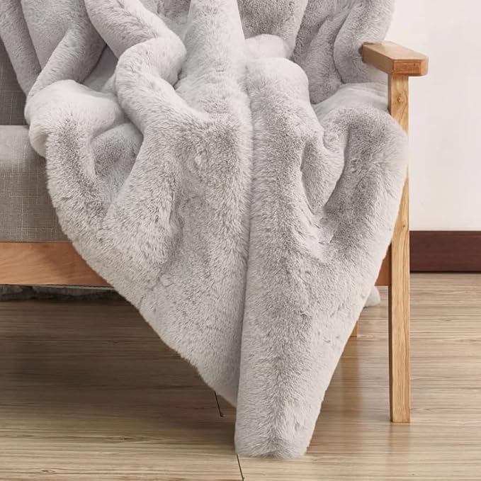 Faux Rabbit Fur Washable Rugs for Bedroom Light Grey Fluffy Rug for Living Room Non Slip Faux Fur Rug for Hallway 2x6 Shaped Rugs