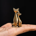 CHOVY Cat Figurines Cat Decor Vintage Brass Sculpture Art Piece, Intertwined Loving Cats, Ideal Decor for Home, Office, or Café. Perfect for Shelf, Living Room, or Desk Display