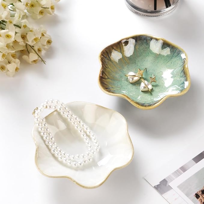 JAMEND CLXP Lotus Leaf Shape Ring Holder Dish, Small Key Bowl, Ceramic Trinket Tray Jewelry Dish Organizing Necklace Earrings for Mom Friend Sister. All Jewelries Are NOT Included. Crystal Green.