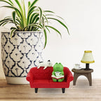 Mevodeata Cute Mini Frog Figurine with Small Sofa and Lamp Table Resin Frog Figure for Office Decor (Red Long Sofa)