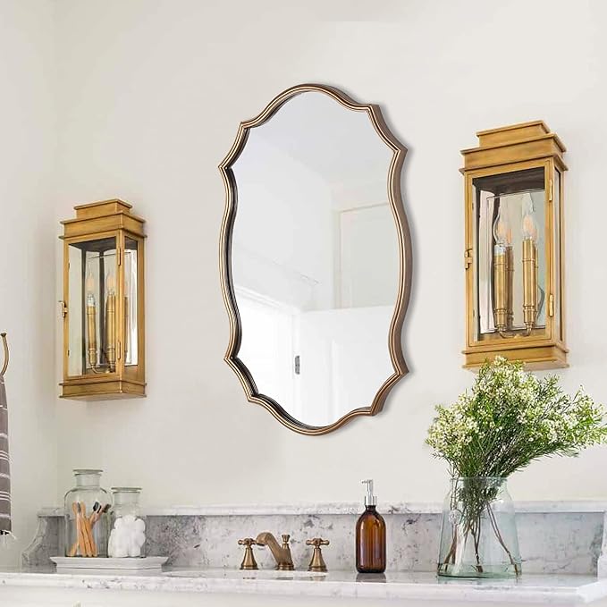 Wall Mirror in Vintage Golden, Decorative 20”x30“ Accent Vanity Mirrors, Wall Mounted Mirror Antique Brass Metal Frame for Living Room Bedroom Bathroom Entryway Stairway Kitchen