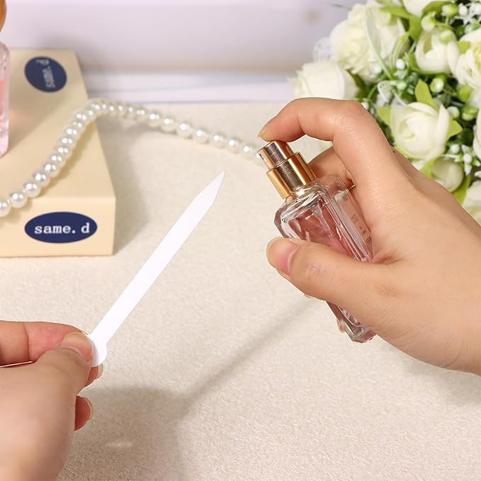 1000 Pcs Round Tip Perfume Test Strips Disposable Fragrance Strips White Perfume Paper Test Strips Fragrance Blotter Strips Essential Oils Test Card for Scents Aromatherapy Testing