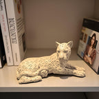 Cheetah Statue Home Decor Sculpture, Sitting Cheetah Desktop Ornament,Handmade with Resin,Office countertop Decoration,Suitable for Living Room, Dining Table, Bedroom