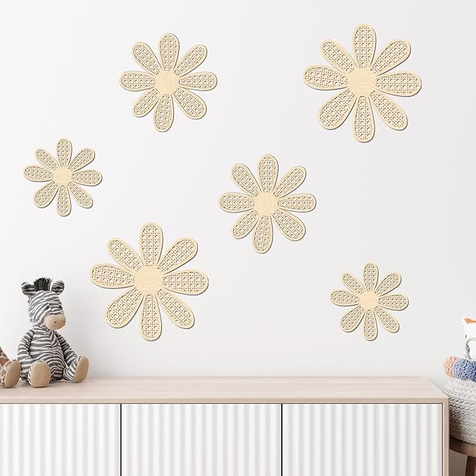 Thyle 6 Pcs Boho Daisy Wall Decor Natural Rattan Flower Wall Hanging Art Wooden Boho Art Nursery Decor Daisy Signs Flowers Farmhouse Hanging Decoration for Home Office Nursery
