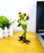 VVGIFTS Frog Figurines Decor Funny Cute Craft Resin Frog Sculpture Statue for Home Office Desk Tabletop Bathroom Decoration, Ornament Gift (Frog Drinking Drink)