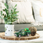 Four Leaf Grasses Metal Truck with Green Hat St Patrick’s Day Decorations Farmhouse Vintage Green Metal Truck Decor, Irish Party Decorations Vintage Collectible Car for Desk Bookshelf