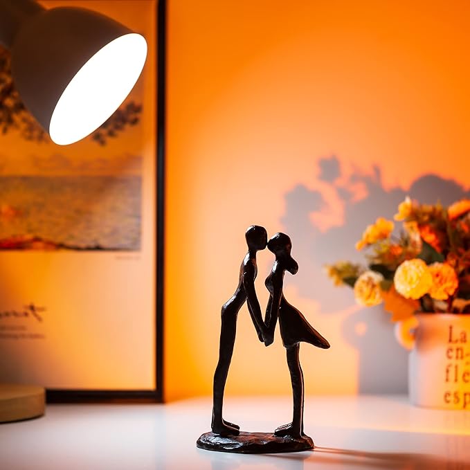 Sziqiqi Anniversary Wedding Gift for Couple: Iron Gifts for 6th Anniversary for Her Him Women - Cast Iron Couple Sculpture Present for Wedding Day Christmas Bithday Valentines Engagement