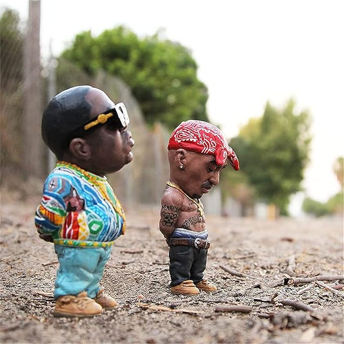 Resin Sculpture, Handmade Biggie + Tupac Ornament, Commemorative Resin Figurine (Red)