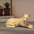 Cheetah Statue Home Decor Sculpture, Sitting Cheetah Desktop Ornament,Handmade with Resin,Office countertop Decoration,Suitable for Living Room, Dining Table, Bedroom