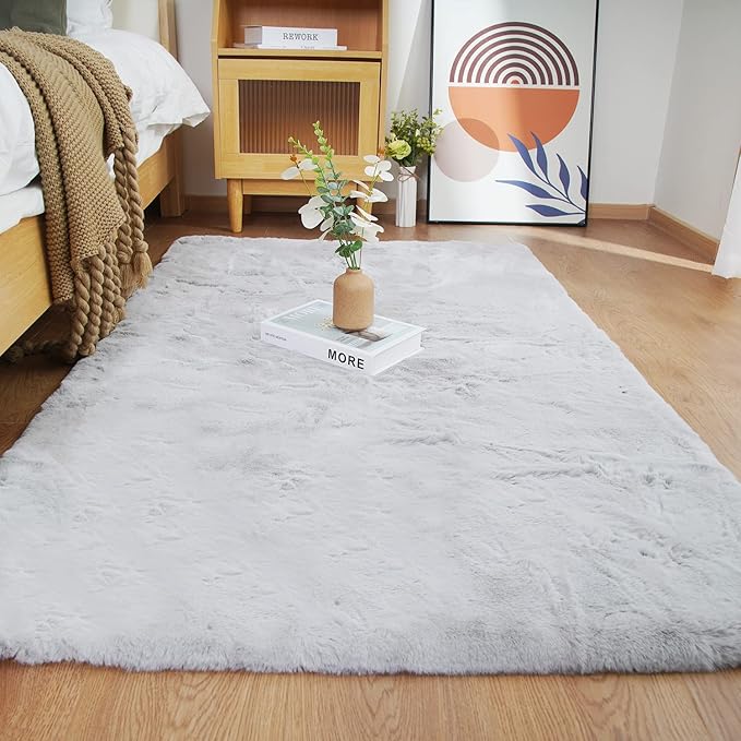 Ghouse Ultra Soft Faux Rabbit Fur Rug, Machine Washable Area Rugs for Bedroom Fluffy Rugs for Living Room, No-Shedding Carpet Sheepskin Rug Grey 2 x 6 Feet