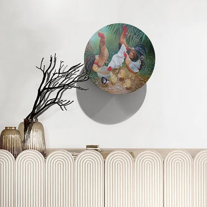 Rooster Decorative Plate Holder, 6 Inch, Rooster Hen Chicks Foraging Round Display Plate, Hanging Decorative Plate with Display Stand, for Kitchen Party Coffee Table Decor Art