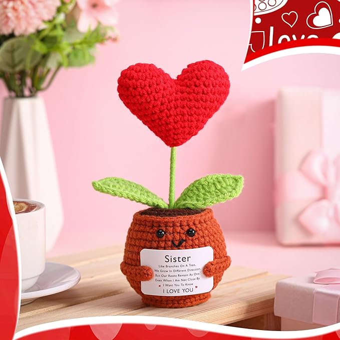 Wavwavw Sister Gifts Handmade Crochet Doll with Card Crochet Present for Sisters Sis Big Little Sister Birthday Wedding Home Decor(Heart)