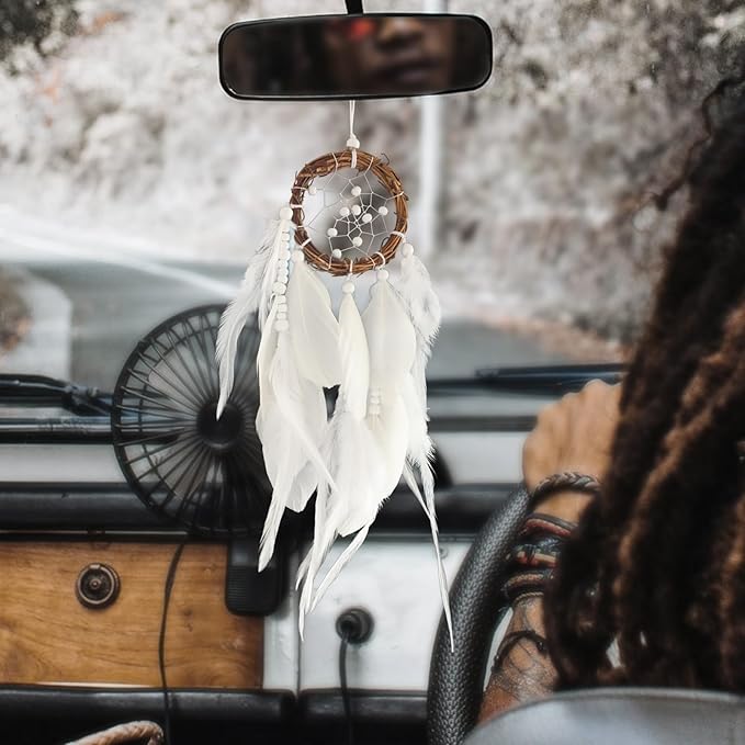 Mini Dream Catcher Car Rear View Mirror Accessories White Wall Hanging Native American Car Interior Decor Charms Natural Rattan Feathers Ornament for Women
