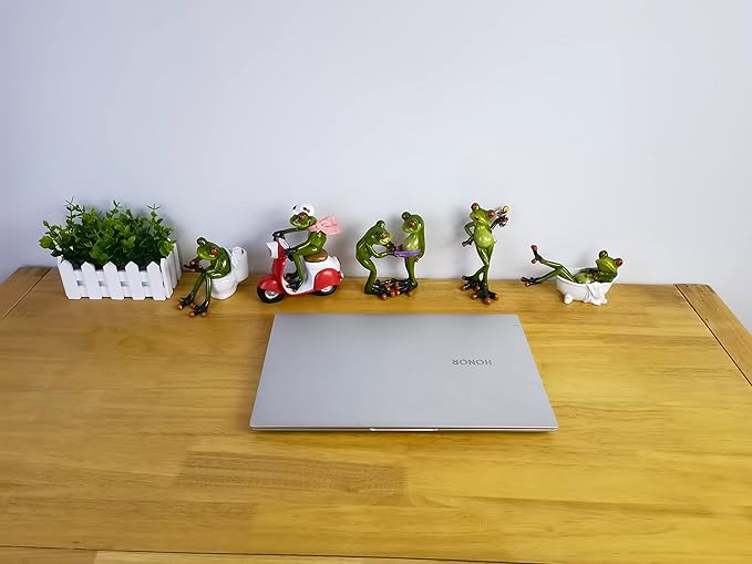 VVGIFTS Frog Figurines Decor Funny Cute Craft Resin Frog Sculpture Statue for Home Office Desk Tabletop Bathroom Decoration, Ornament Gift (Frog Drinking Drink)