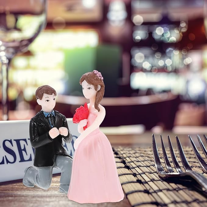 Amosfun Wedding Doll Ornaments Mini Couple Figurines 2.20 Inch Resin Proposal Statue Lightweight Compact Tabletop Display for Wedding Cake Toppers and Home Party Decoration