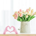 Small Heart Hands Sculpture Decor for Living Room Bedroom Bookshelf Coffe Table and Office Display, Love Finger Statue Modern Aesthetic Home Decor, Unique Gift for Wedding Christmas Birthday (Pink)