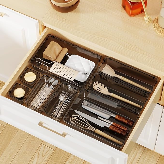 WOWBOX 32 PCS Clear Plastic Drawer Organizer Set, 4 Sizes Desk Drawer Organization and Storage Containers for Makeup, Cosmetics, Jewelry and Gadgets in Kitchen, Bathroom, Bedroom, Office, Clear Black