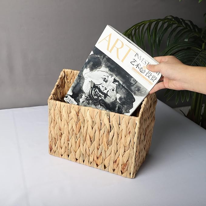 YAHUAN Natural Wicker Magazine Rack Water Hyacinth Divided Magazine Basket Magazine Newspaper Book Holder for Bathroom, Office, Floor