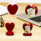 RAQWI Cute Kitten Figurine Eating Cake on Heart-Shaped Sofa, Mini Resin Cat Statue for Office Desk & Home Decoration, Adorable Easter Spring Gift for Cat Lovers, Women, Friends