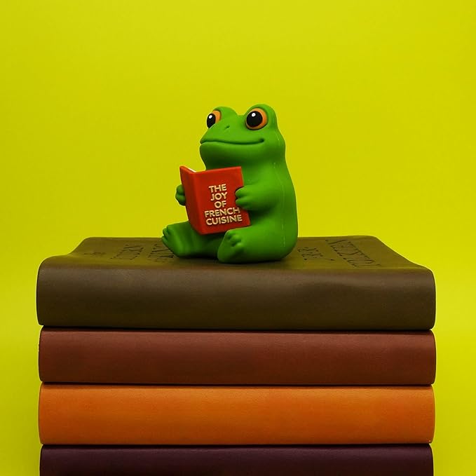 Little Readers – Cute Figurines for Bookshelves, Desks, Terrariums & Home Decor – Book-Loving Animal Statues - Frog