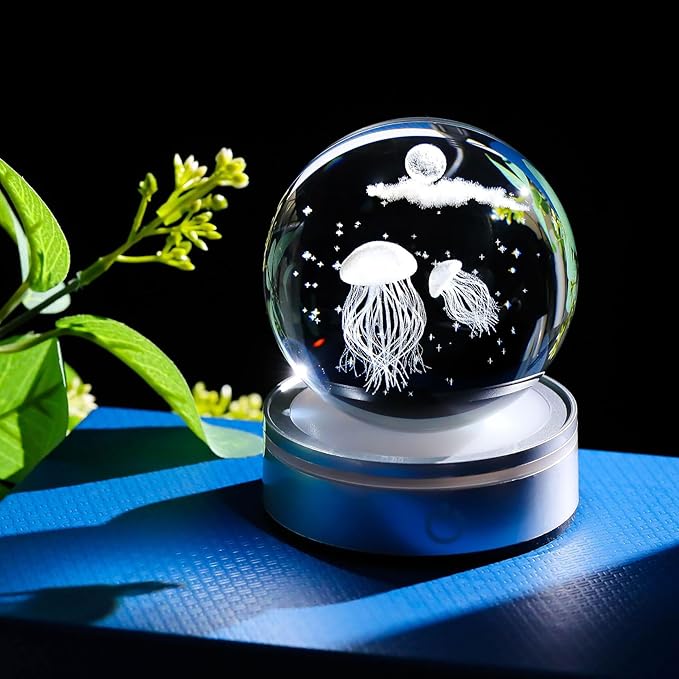 Movdyka 3D Crystal Ball Jellyfish Decor Figurine Marine Biology Gifts for Women Men Night Light, Laser Engraved Jellyfish Ornament Glass Snow Globe Room Art Decor Crafts