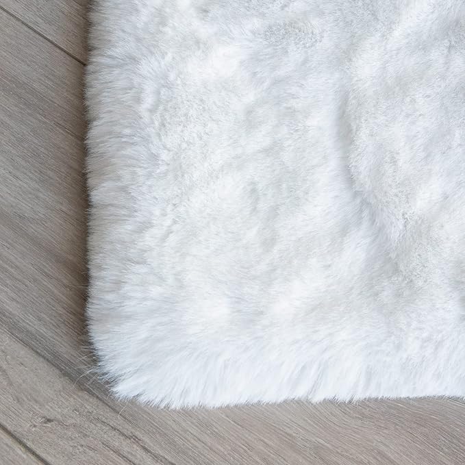 White Faux Fur Rug 5x7 Rugs for Living Room Shag Washable Area Rug Fuzzy Rugs for Bedroom Girl Room Decor Rectangle Rug