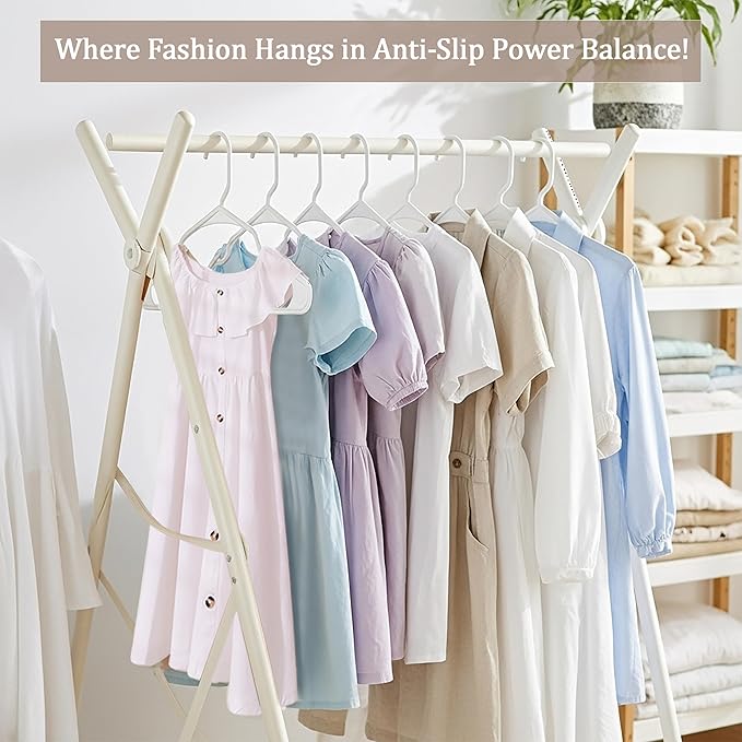 Utopia Home Plastic Hangers 200 Pack - Perfect Space Saving Clothes Hanger - Durable and Strong - Perfect Closet Organizers with Shoulder Grooves (White)
