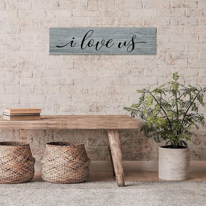 Rustic Wood Sign I Love Us Inspirational Quote Distressed Look Decorative Wooden Sign Vintage Wall Hanging Art Plaque Wall Decoration Home Decor for Farmhouse Room Door Porch Family Sign