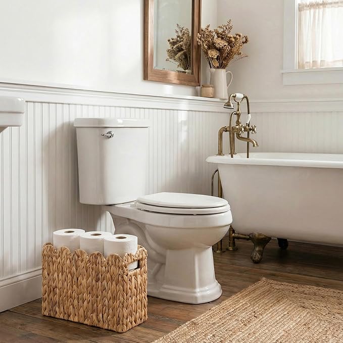 StorageWorks Hand-Woven Magazine Holder, Magazine Wicker Basket for Bathroom, Scalloped Rattan Magazine Holder, Natural Water Hyacinth, 1 Pack
