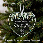 Wedding Gifts for Couples 2025, Mr and Mrs Gift, Wedding Gifts, Just Married Ornament for Newlywed Couple, Bride, Bridal Shower Gift, Crystal Glass First Christmas Married Ornament