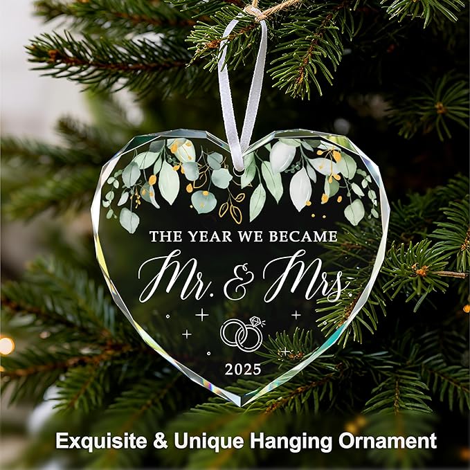 Wedding Gifts for Couples 2025, Mr and Mrs Gift, Wedding Gifts, Just Married Ornament for Newlywed Couple, Bride, Bridal Shower Gift, Crystal Glass First Christmas Married Ornament