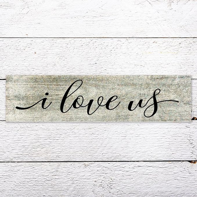 Rustic Wood Sign I Love Us Inspirational Quote Distressed Look Decorative Wooden Sign Vintage Wall Hanging Art Plaque Wall Decoration Home Decor for Farmhouse Room Door Porch Family Sign