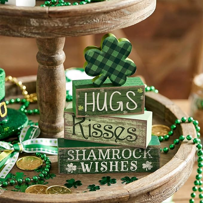 Lineshading 4 Pcs St. Patrick's Day Table Wooden Signs Hug Shamrocks Table Decoration Green St. Patrick Striped Tiered Tray Decor Irish Themed Centerpiece for Farmhouse Holiday Tabletop Home Decor