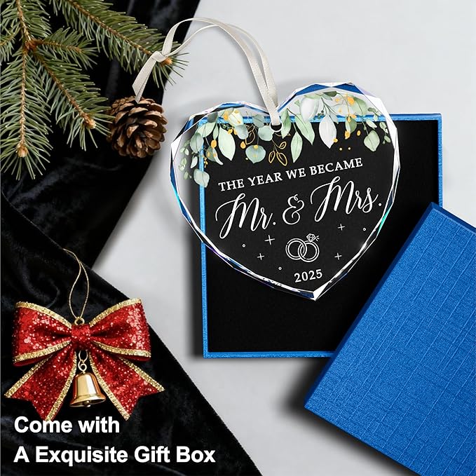 Wedding Gifts for Couples 2025, Mr and Mrs Gift, Wedding Gifts, Just Married Ornament for Newlywed Couple, Bride, Bridal Shower Gift, Crystal Glass First Christmas Married Ornament
