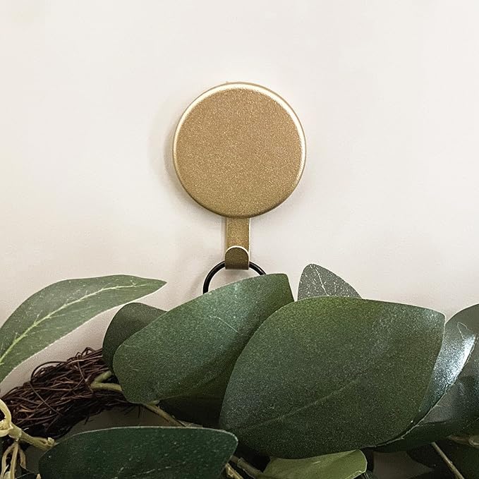 Haute Decor Attract Magnetic Wreath Hanger - 2 Pack (Textured Gold)